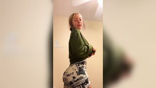 Sexy TikTok Girls: Oh my fuckingg goodness. This trend is insane #4