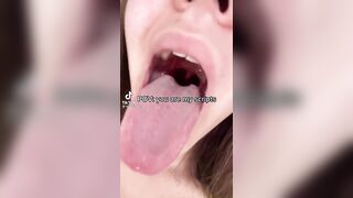 Sexy TikTok Girls: Throat lookin warm #2