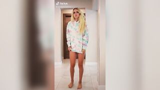 Sexy TikTok Girls: She’s honestly perfect #2