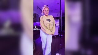 Sexy TikTok Girls: She’s perfectly thick #2