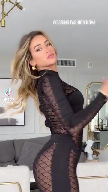 She’s so fucking hot ????