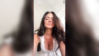 Sexy TikTok Girls: Boob shake #2