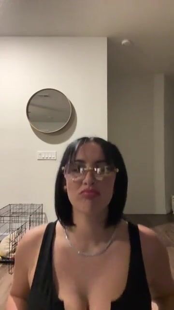 Her @ is woesenpai69