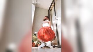 Sexy TikTok Girls: I see some moves here #1