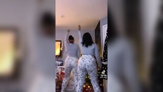 Sexy TikTok Girls: The size and shake on both. Love trends in pj pants ♥️♥️ #4