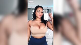 Sexy TikTok Girls: Bounce, jiggle, bounce #2