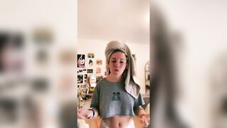 Sexy TikTok Girls: Love those thighs and that mirror #4