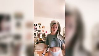 Sexy TikTok Girls: Love those thighs and that mirror #2