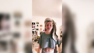Sexy TikTok Girls: Love those thighs and that mirror #3