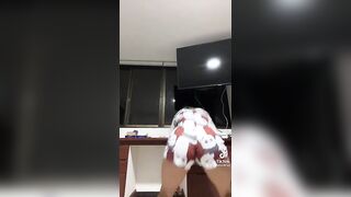 Sexy TikTok Girls: Bruh, the way she just through that leg up. Damn #4