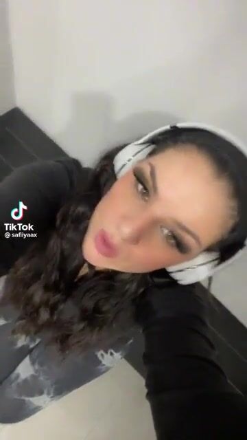 Safiiyaax she used to go by Omgsof_