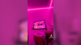 Sexy TikTok Girls: That thang be moving #3