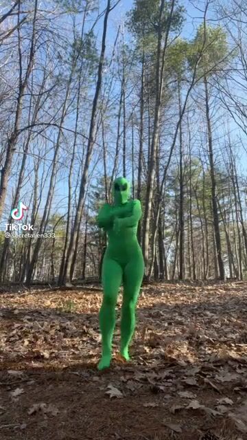 Ngl this alien is hot