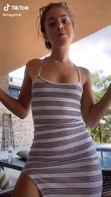 Love that tight little body n booty!!
