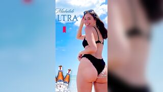 Sexy TikTok Girls: Love that ass and that amazing smile #4