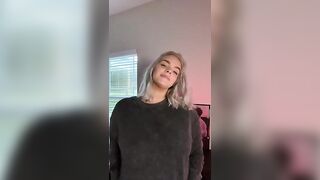 Sexy TikTok Girls: She's packing ♥️♥️ #1