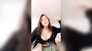 Sexy TikTok Girls: Wish this thot would show a little ♥️♥️ #4