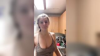 Sexy TikTok Girls: Watch them bounce. #4