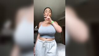 Sexy TikTok Girls: busty latina #1