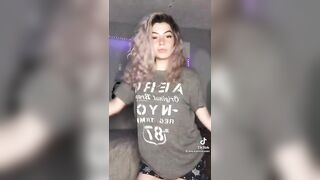 Sexy TikTok Girls: Love how she shakes her ass. ♥️♥️ #3