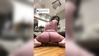 Sexy TikTok Girls: proving she can twerk #1