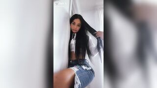 Sexy TikTok Girls: The way her ass flaps #2