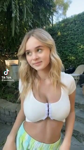 Kindabells hottie