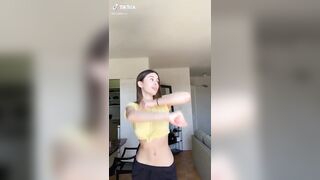 Sexy TikTok Girls: No bra Colombian #2