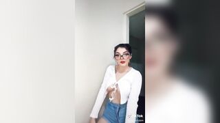 Sexy TikTok Girls: no bra club #4