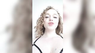 Sexy TikTok Girls: The way she squeeze them! #4