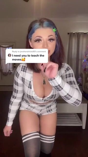 A full TikTok thot tutorial from @earwaxsmeller