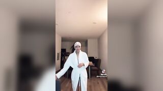 Sexy TikTok Girls: Nip slip on purpose? #3