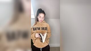 Sexy TikTok Girls: Girl, you don't read #2