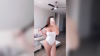 Sexy TikTok Girls: A fat ass & thighs #4
