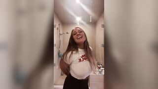 Sexy TikTok Girls: Happy Sunday, she hanging out ♥️♥️ #4