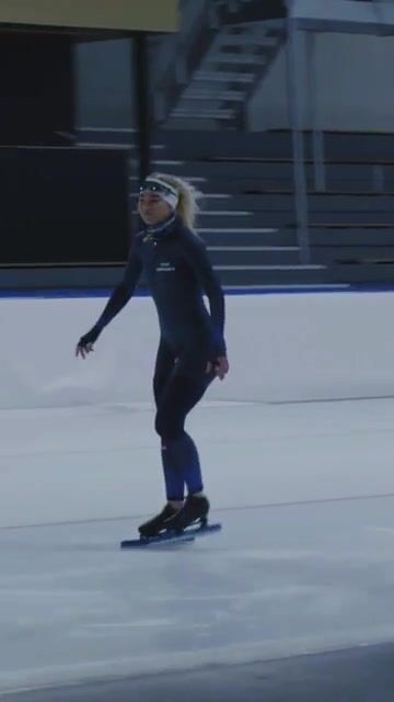 DAMN!!! LOOK AT THAT FIGURE ????????