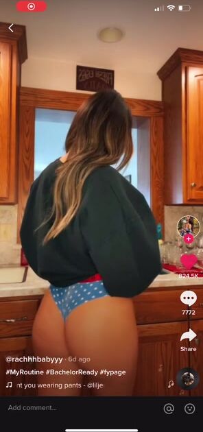 I prefer the no pants look.