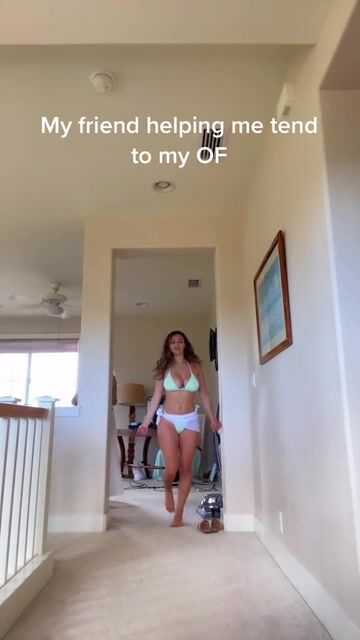 helping with her OF | ambs_official