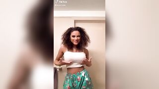 Sexy TikTok Girls: Omg look at her shake that thang.. she def my type #2