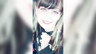 Sexy TikTok Girls: ♥️♥️ caught a vibe ♥️♥️ (what colour do you think my eyes are? Green? Brown? Hazel?) #4