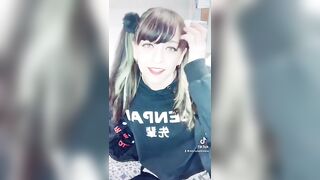 Sexy TikTok Girls: ♥️♥️ caught a vibe ♥️♥️ (what colour do you think my eyes are? Green? Brown? Hazel?) #2