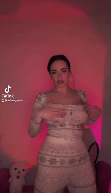 I want her to ride me like a rodeo