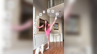 Sexy TikTok Girls: Showing how easy she bends #1