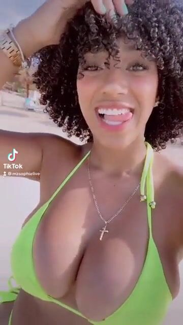 Her New Instagram & TikTok @Mzsophielive