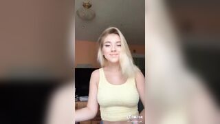 Sexy TikTok Girls: Pull them jeans up #3