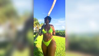 TikTok Bikini: Thicc thicc ♥️♥️ #2