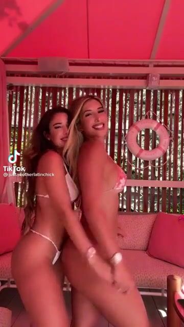 Someone call 911 she's on fire ???? ????