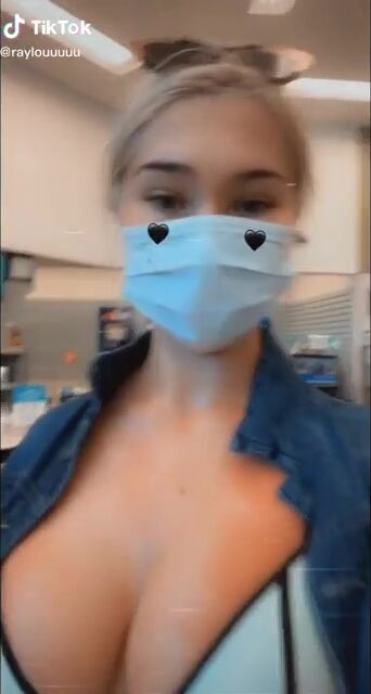 Seems like a completely normal, healthy outfit for a supermarket run