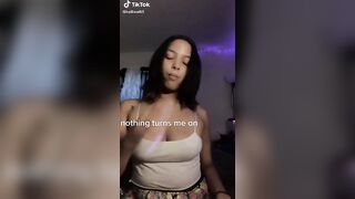 TikTok Tits: Kelliwelli5 #4