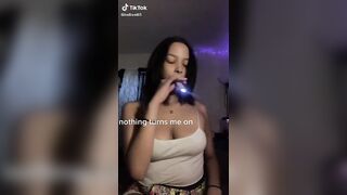 TikTok Tits: Kelliwelli5 #3